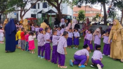 Keseruan Anak-anak PAUD Nurul Ihsan Saat Belajar dan Bermain di Taman Edukasi Kecamatan Mekar Baru